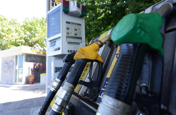 Carburanti, nuovo giro di rialzi dei prezzi