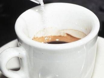 Alimenti, con alcuni dolcificanti comuni più rischi pubertà precoce, studio