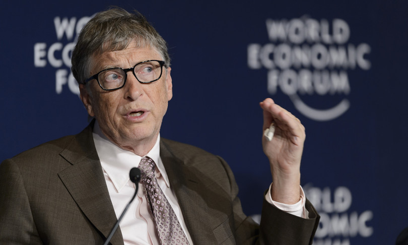 Bill Gates: “Meglio pagare vaccini che viaggiare su Marte”. Il filantropo bacchetta Elon Musk e Jeff Bezos su corsa allo spazio