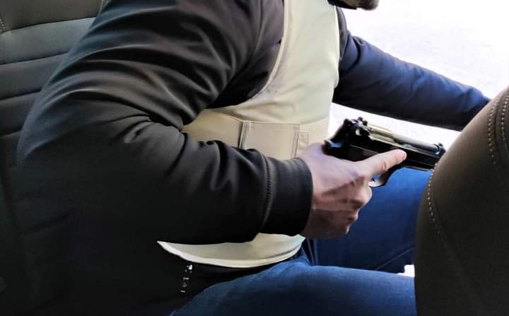 Bosnia: poliziotto ruba 19 pistole, poi le rivende per 1.150 euro