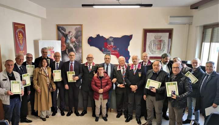 Caltanissetta, in Questura cerimonia di commiato per i poliziotti neo pensionati