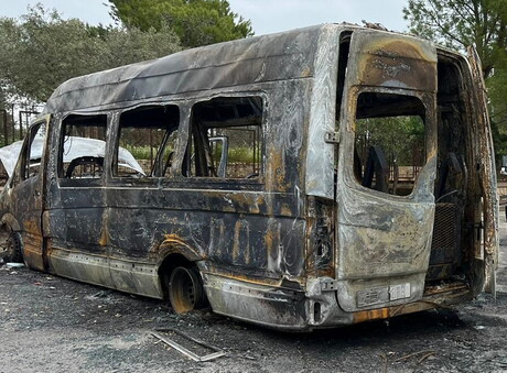 Mezzi per disabili incendiati a Gela, Regione Siciliana interviene per garantire servizio. Schifani e Albano: «Gesto ignobile»