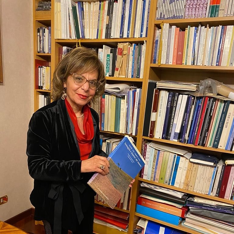 La Nissena Marisa Sedita pubblica la raccolta di poesie “D’un fiato, d’un tratto”