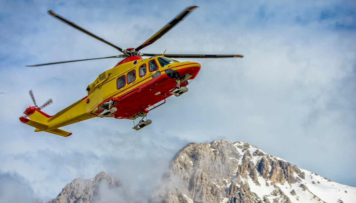 Non si apre la vela: base jumper si lancia e muore schiantandosi a terra