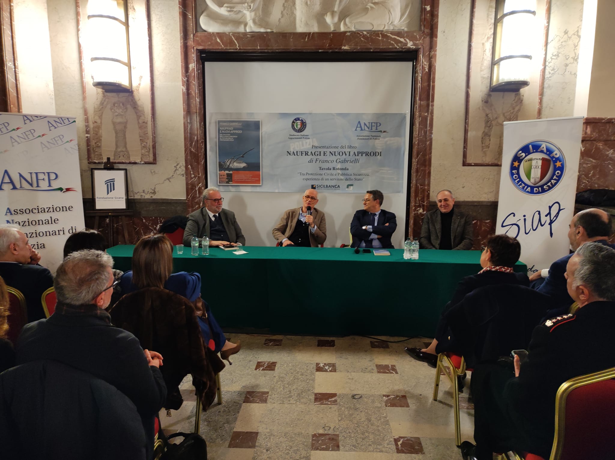 Caltanissetta. Un successo anche la seconda presentazione del libro del Prefetto Franco Gabrielli nella sede di Sicilbanca