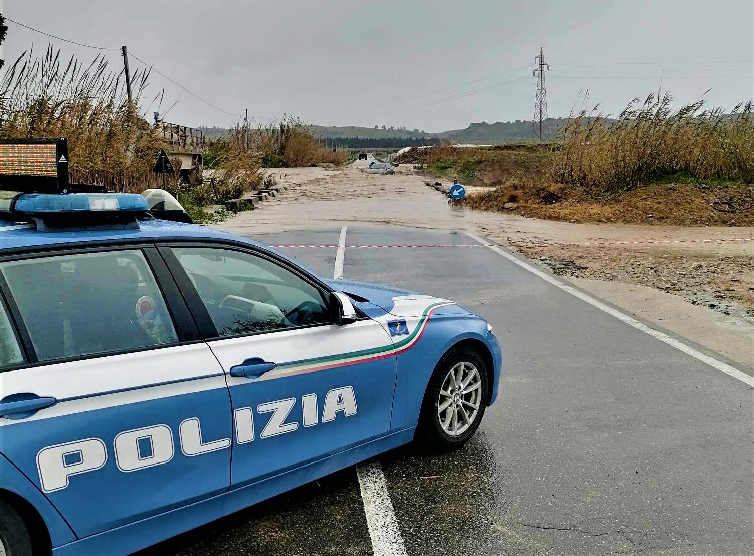 Maltempo. Causa forti piogge è straripato il fiume Dirillo lungo la Ss. 115. La Polizia sta coordinando la viabilità