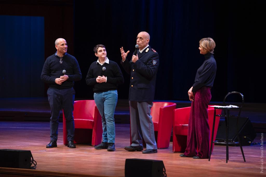 Polizia di Stato e Rai Documentari presentano “Senza rete”: docufilm sul cyberbullismo, il 4 febbraio alle 23:00 su Rai2