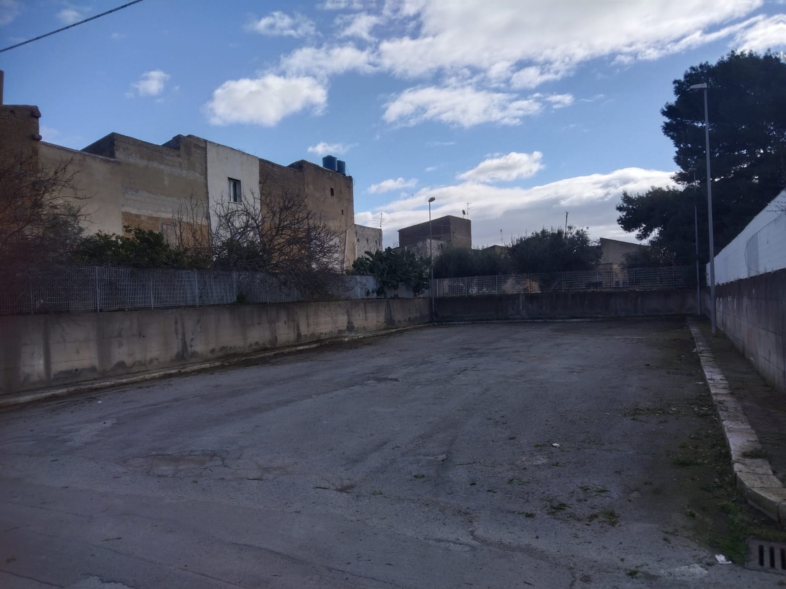 Sommatino. A Pizzoferro ritirati a costo zero cassonetti ed indumenti abbandonati