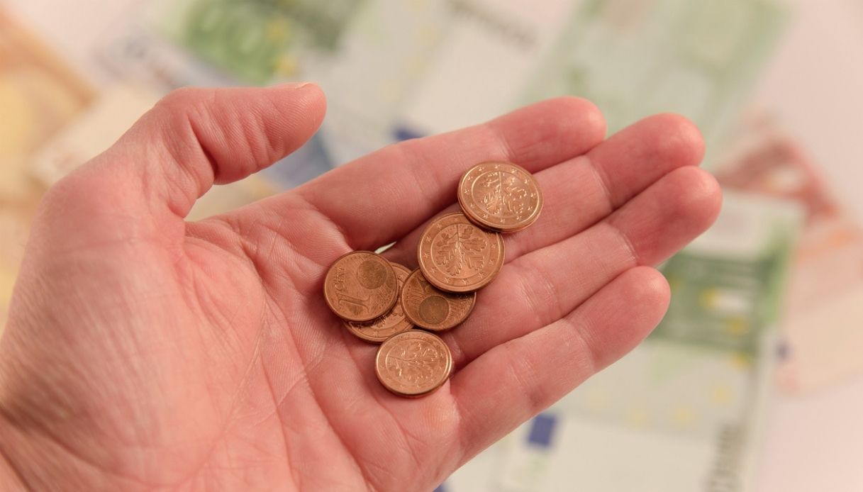 Federcontribuenti, 50% percepisce meno 1.100 euro al mese