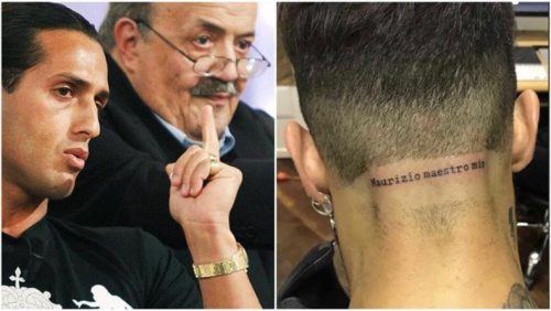 L’omaggio di Fabrizio Corona a Maurizio Costanzo: tatuaggio sulla nuca, “maestro mio”