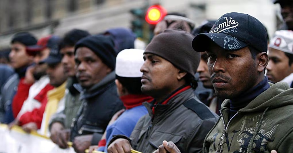 Caltanissetta, migranti in corteo: protestano per ritardo del ticket money