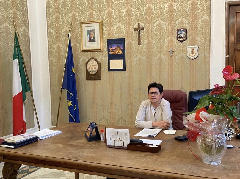 Nuove iniziative per Caltanissetta sicura: il Prefetto incontra il Sindaco e i rappresentanti dei commercianti
