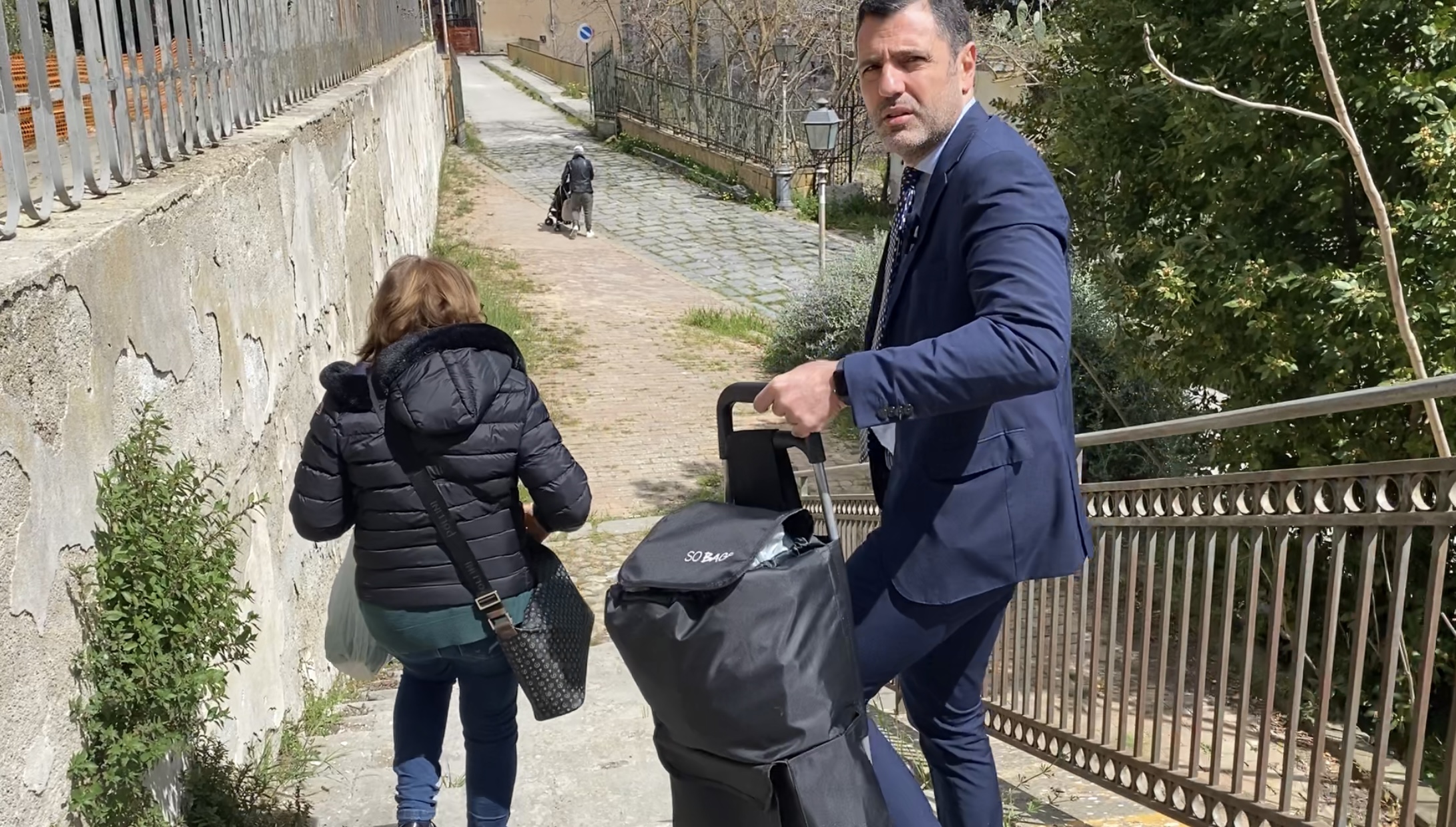 Caltanissetta, emergenza in viale Amedeo. Aiello (Lega): “Creare una passerella per i residenti ”.