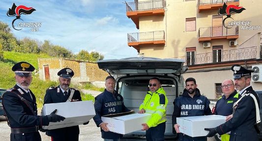 Agrigento, carabinieri donano ad associazione benefica 618 chili di dolci sequestrati