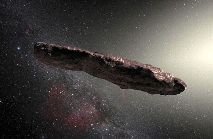 L’intruso del Sistema Solare accelera come una cometa