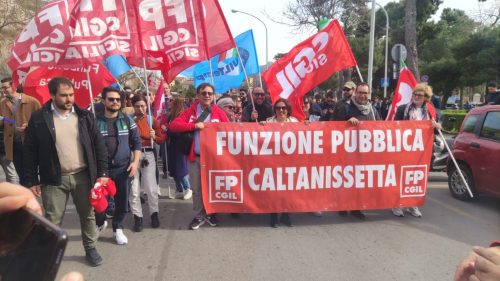 Manifestazione regionale precari covid: in piazza anche  FPCGIL Caltanissetta