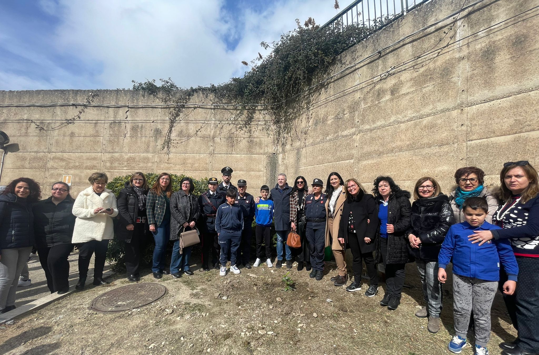 Mussomeli,Comprensivo “Paolo Emiliani Giudidici” Messa a dimora della talea dell’Albero di Falcone
