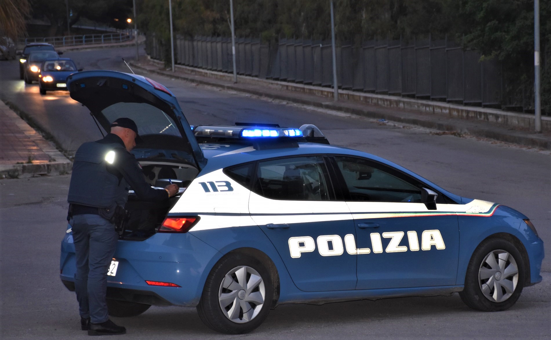 Caltanissetta. In auto privo di sensi rifiuta di sottoporsi ad accertamenti su stato di ebbrezza alcolica: denunciato dalla Polizia