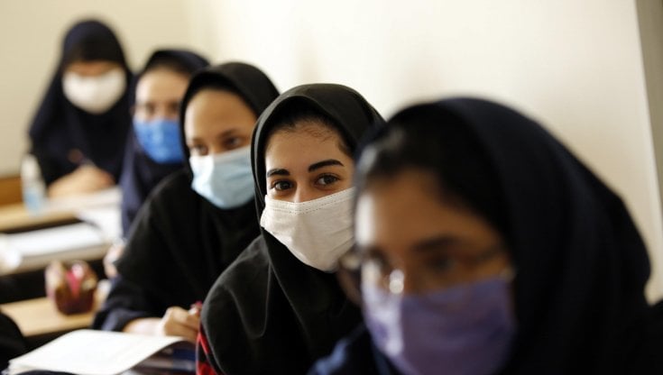 In Iran altre 35 studentesse   intossicate dopo aver inalato gas tossico a scuola