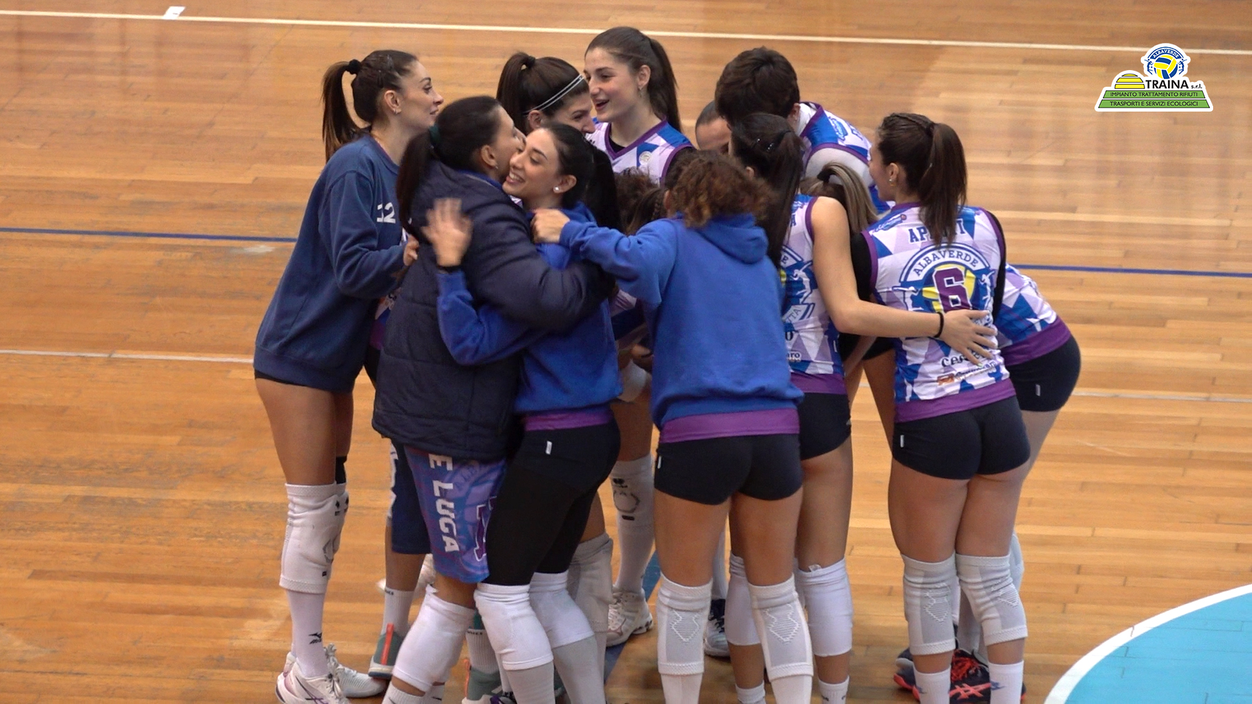 Pallavolo femminile B2. Quinta vittoria di fila per la Traina travolta