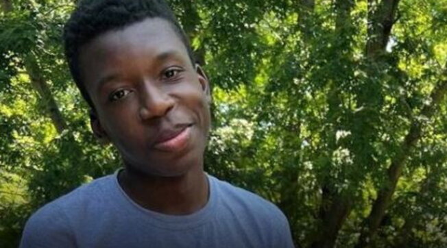 Usa, 16enne va a prendere i fratelli ma sbaglia casa: il proprietario gli spara in testa