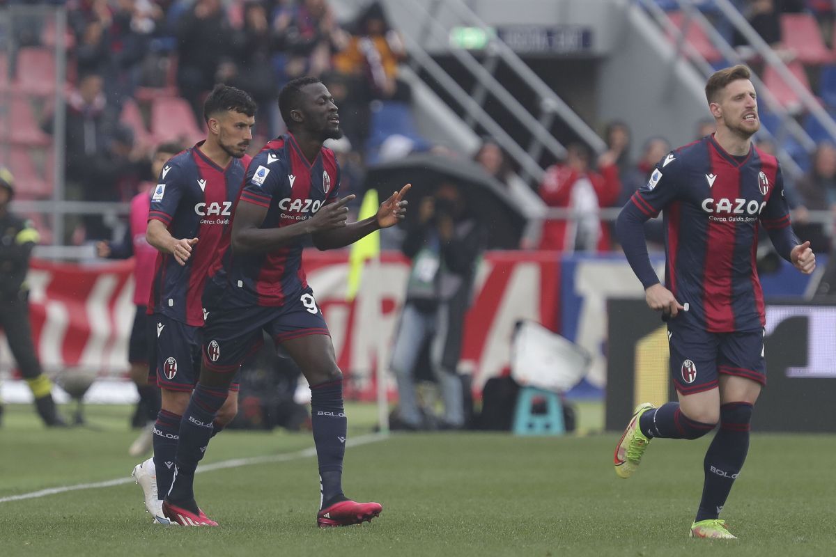 Bologna travolgente, 3-0 e sorpasso all’Udinese