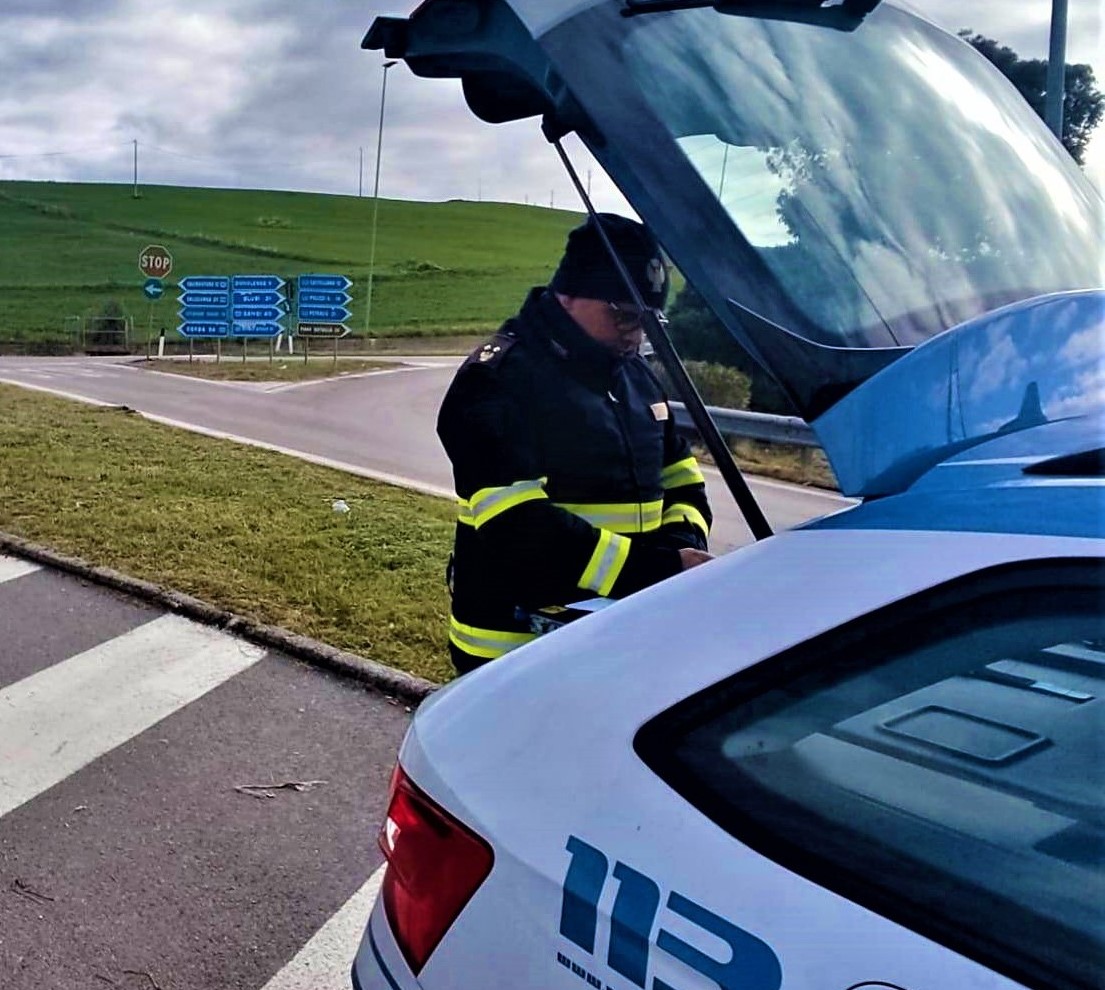Caltanissetta. Polizia di Stato, controllo del territorio: sequestrati 5 veicoli, ritirate 3 carte di circolazione e 3 patenti