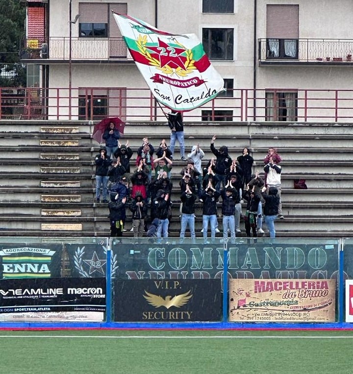 Serie D. La Sancataldese espugna il campo della vice capolista Locri e sogna i play off: decide un gol di Baglione