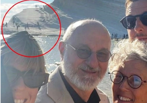 Scala dei Turchi, su Instagram storia ironica di Federica Pellegrini: : “Il vietato l’accesso è per tutti o solo per noi?”