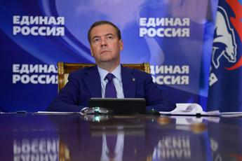Ucraina-Russia, Medvedev: “Armi nucleari? Opzione estrema”