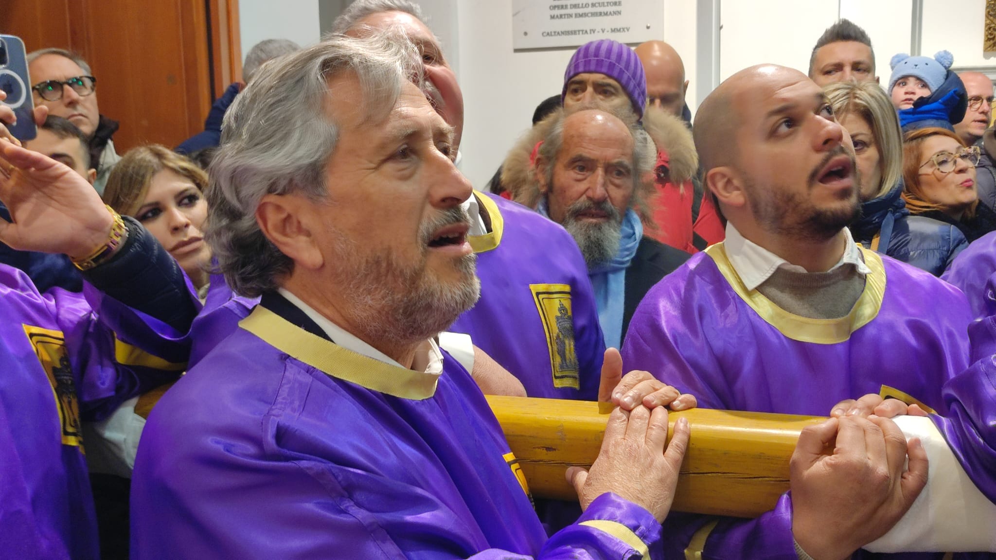 Caltanissetta, Gambino si aggrega ai Fogliamari e accompagna al Santuario il Signore della Città: la prima volta per un sindaco