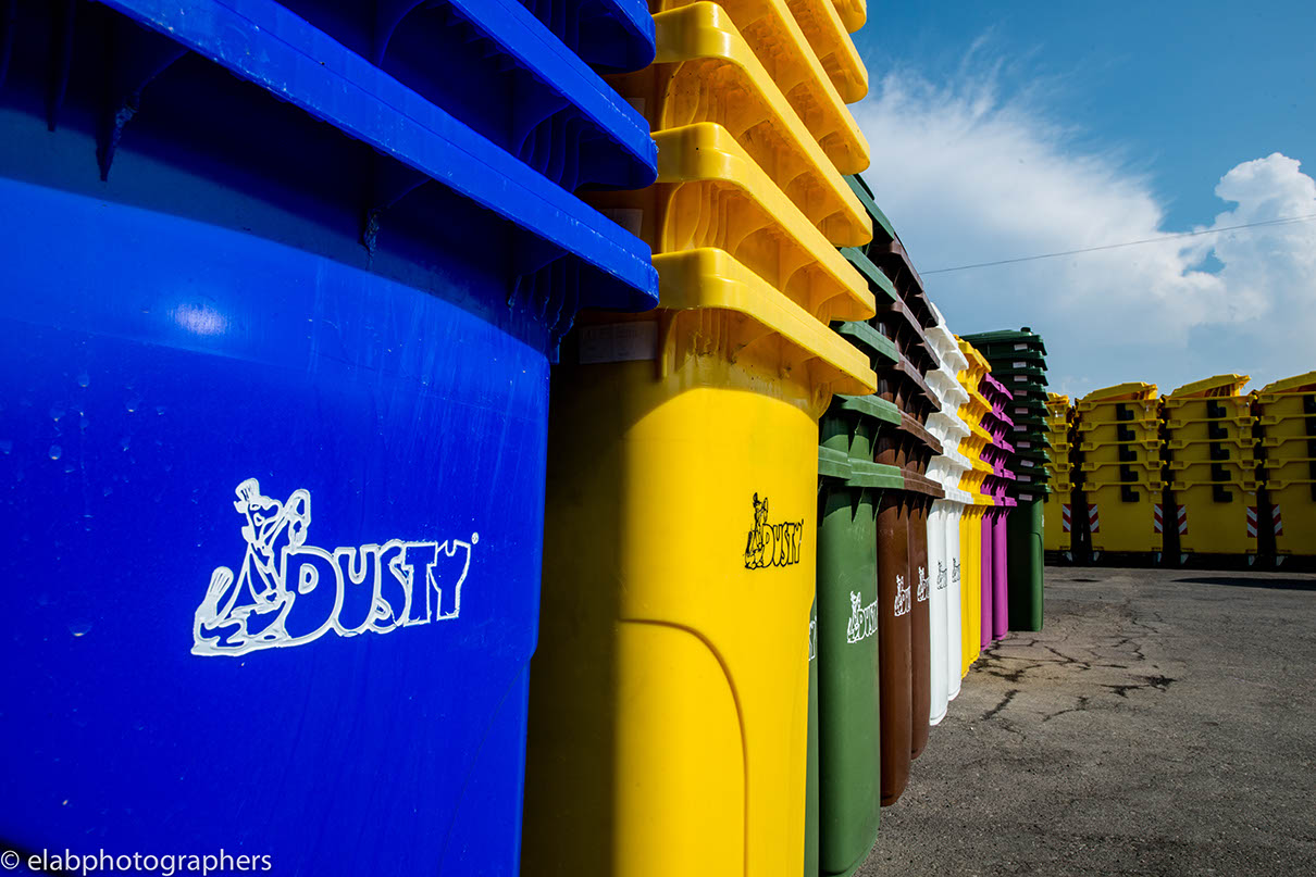 Dusty Caltanissetta “bacchetta” la città: la metà dei rifiuti non sono ben differenziati