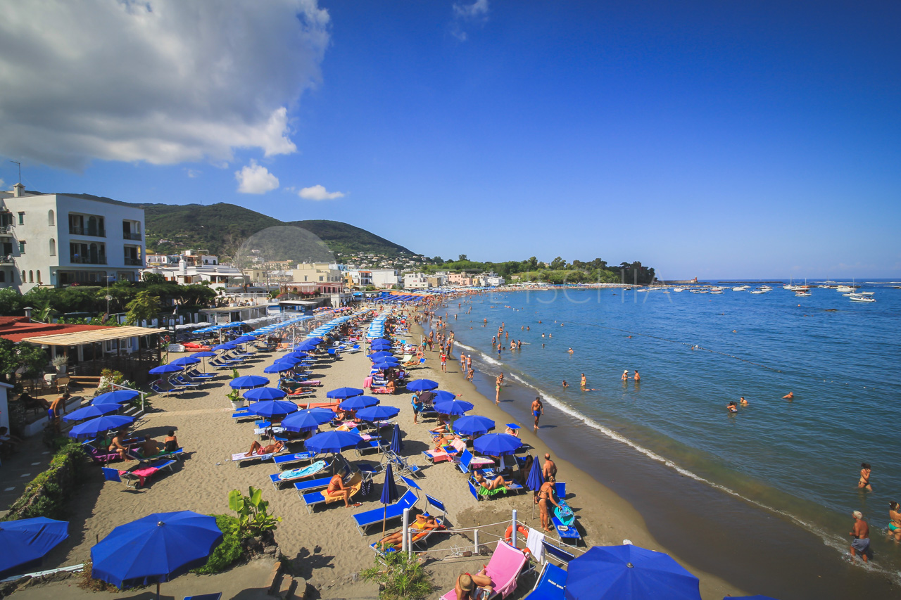 Sicilia. Occupano spiaggia abusivamente, multati