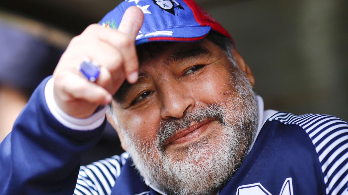 Processo sulla morte di Maradona, ‘vogliamo conoscere la verità’. Al via l’udienza in Argentina. Le figlie: ‘Non ci fermeremo mai’