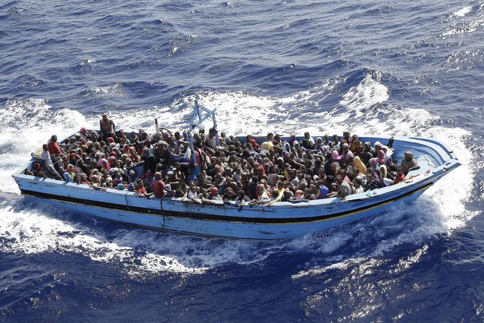 Migranti: il Regno Unito aiuterà l’Africa per fermare i trafficanti di esseri umani