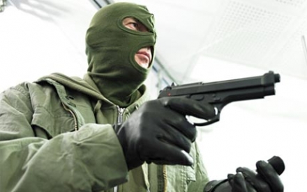 Terrore nel nisseno, banditi armati rapinano supermercato