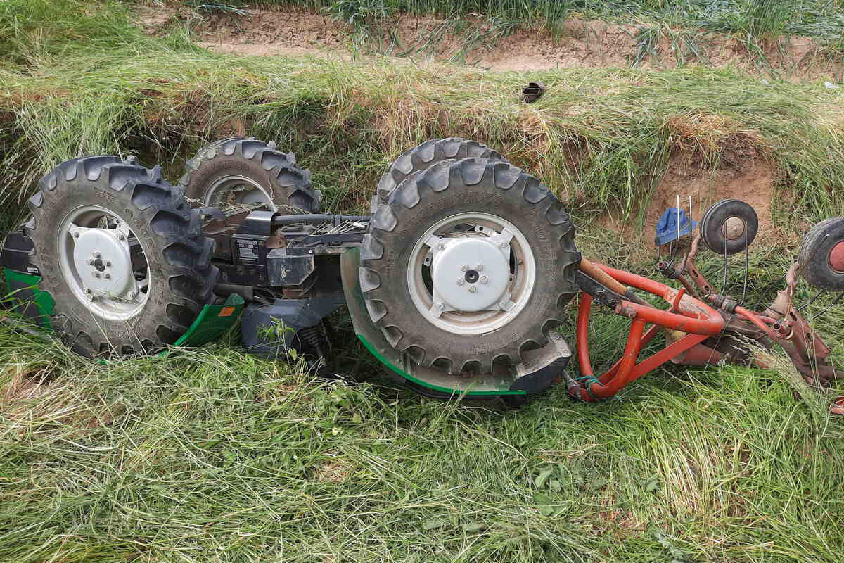 Si ribalta trattore, morto 80enne nell’Agrigentino
