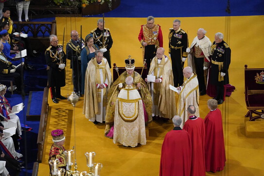 Regno Unito: Carlo III incoronato re
