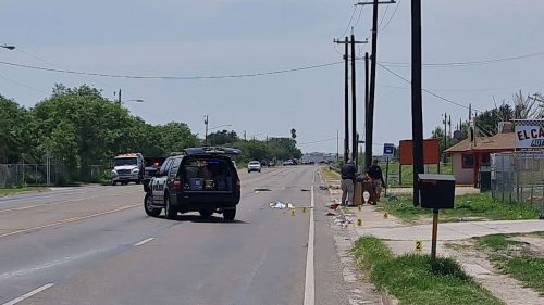 Texas, auto su pedoni alla fermata del bus vicino a un centro migranti: 7 morti