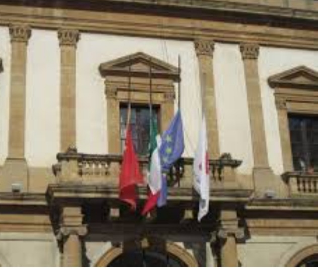 Caltanissetta, lutto nazionale: bandiere a mezz’asta per le vittime dell’Emilia