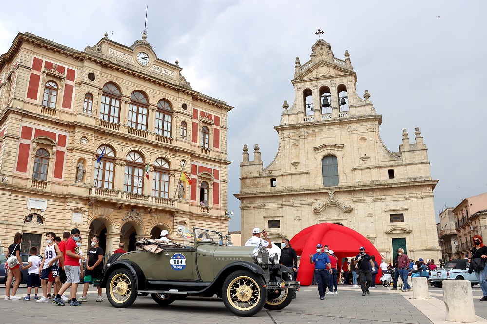 Aspettando il Giro di Sicilia: due giornate con le auto storiche per promuovere il turismo lento