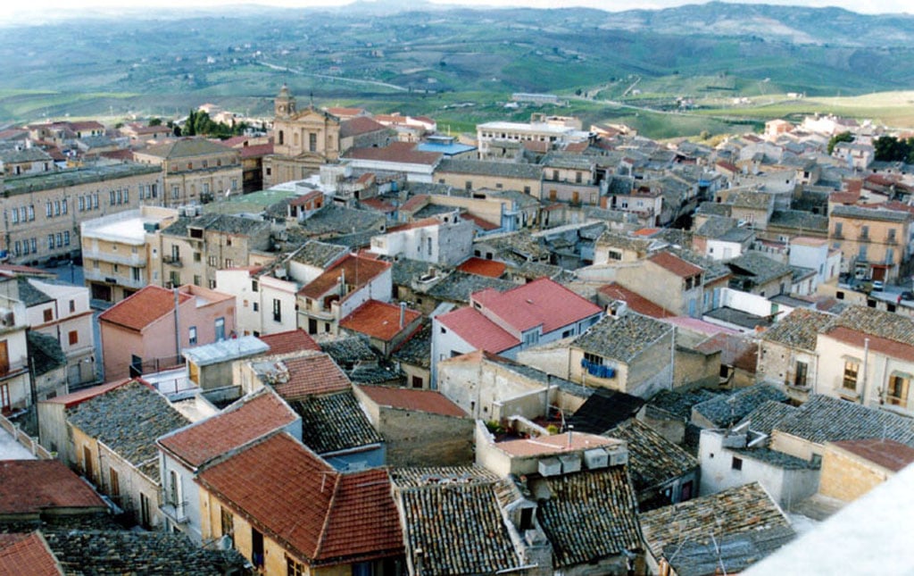 SiAmo Sommatino. Tari: “Se l’anno scorso era merito loro la riduzione di 40 mila euro del costo del servizio, come è possibile che, ora che il costo è aumentato, è colpa degli altri?”