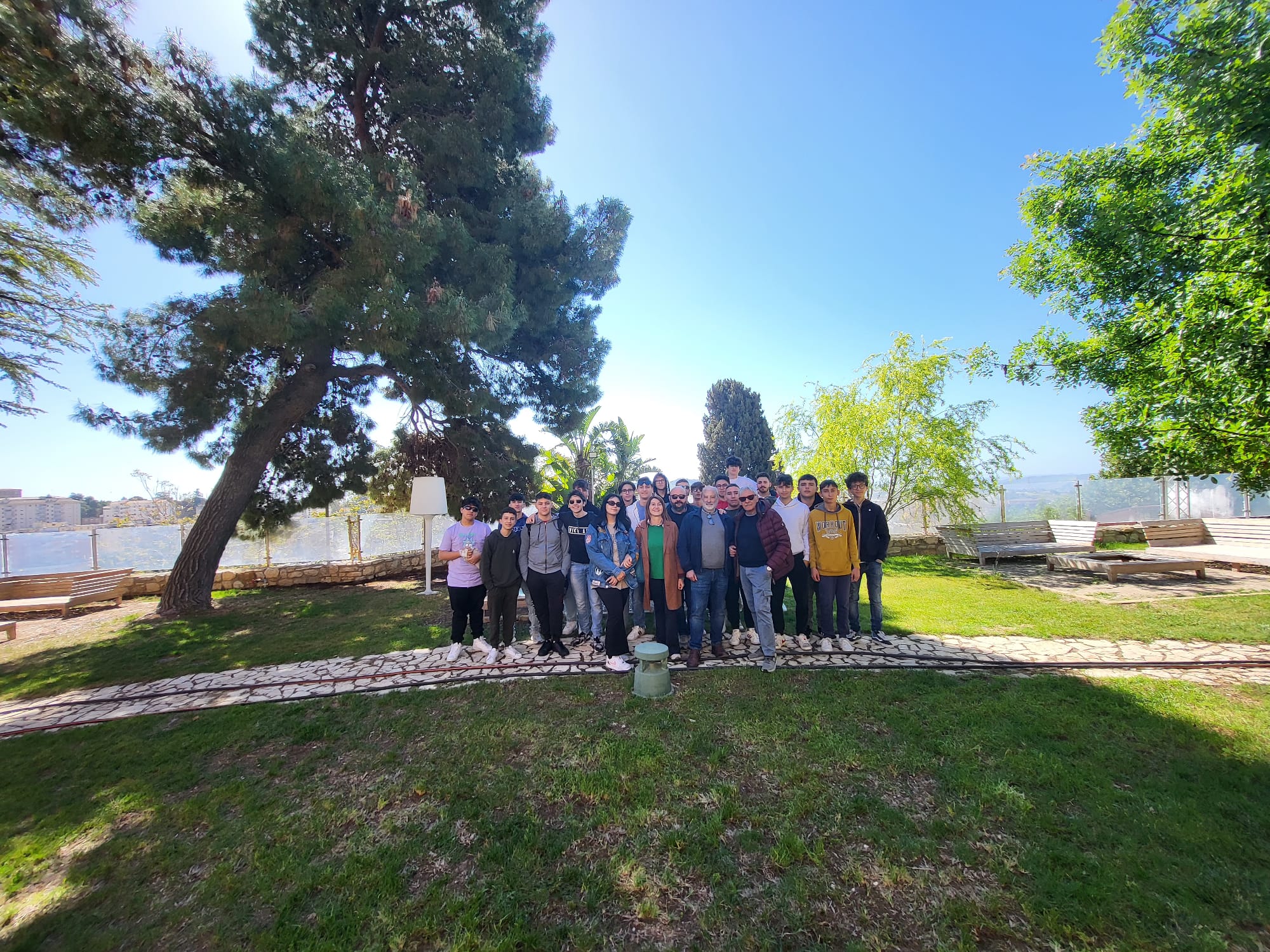 Caltanissetta. Visita degli studenti dell’Itet “Rapisardi – Da Vinci” a Villa Barile e Parco Urbano Balate