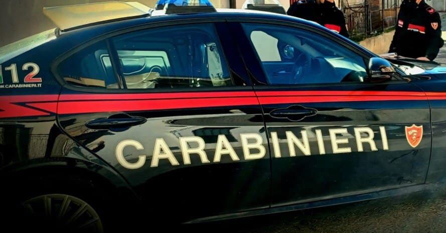 Con un’apparecchiatura elettronica illegale gestiva vincite con slot machine: arrestato dai Carabinieri