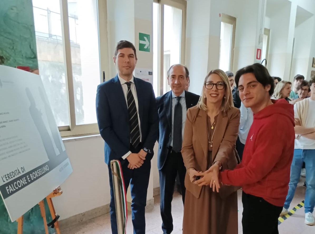Caltanissetta, al R. Settimo inaugurata la mostra “L’eredità di Falcone e Borsellino”