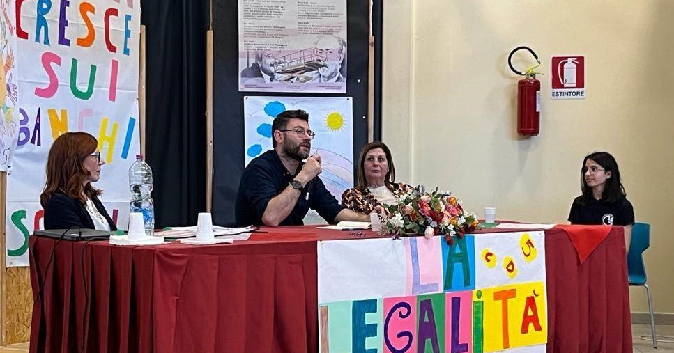 Il Questore Pinuccia Albertina Agnello ospite a Gela dell’Istituto comprensivo “Verga” per la presentazione del libro “Era tuo Padre”