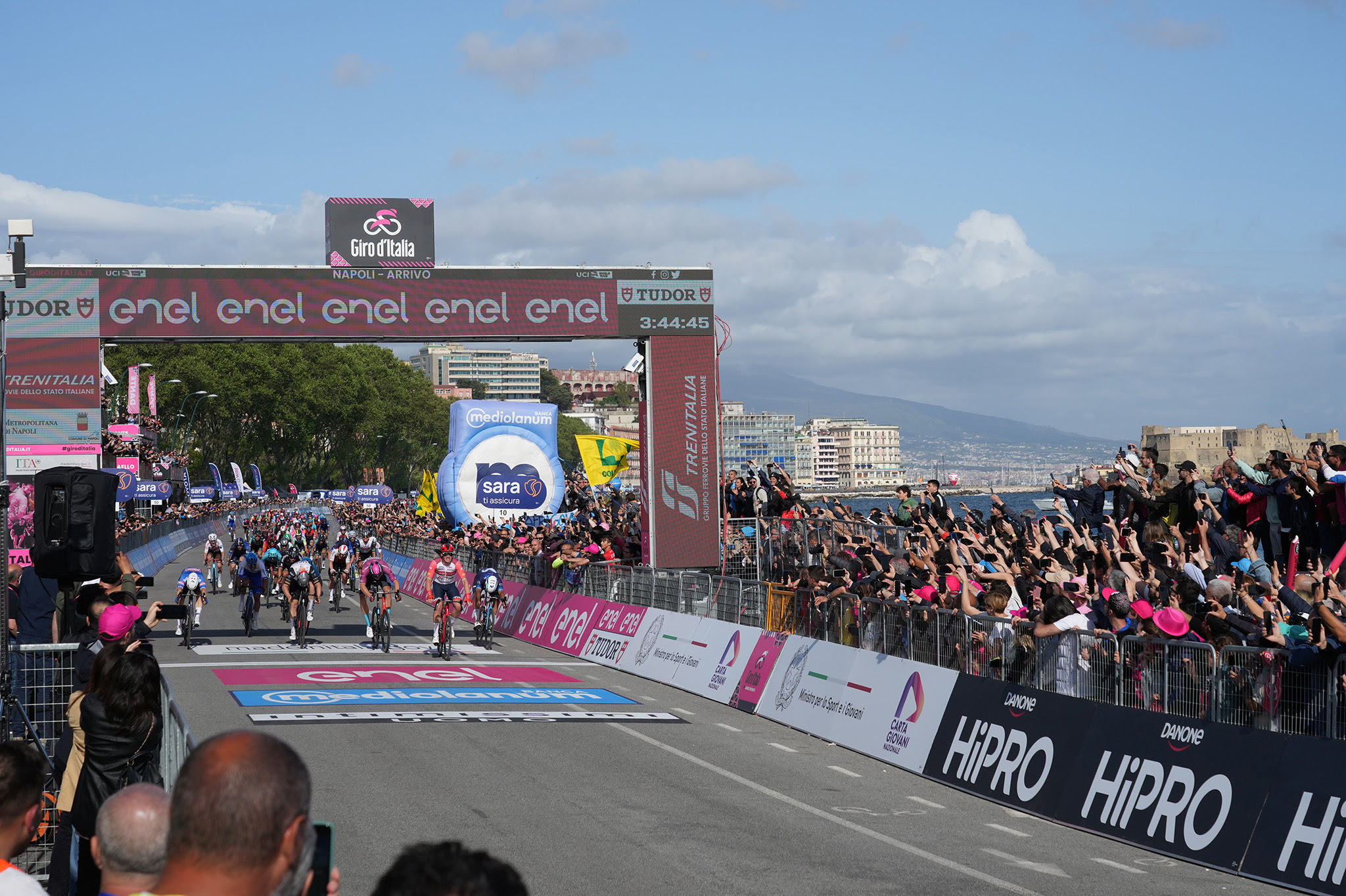 Giro d’Italia, Pedersen re di Napoli