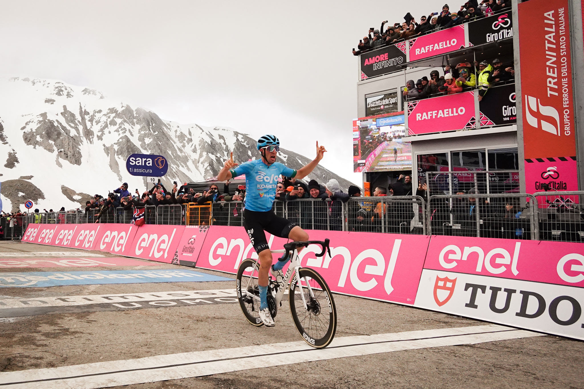 Giro d’Italia: Bais, fuga da sogno