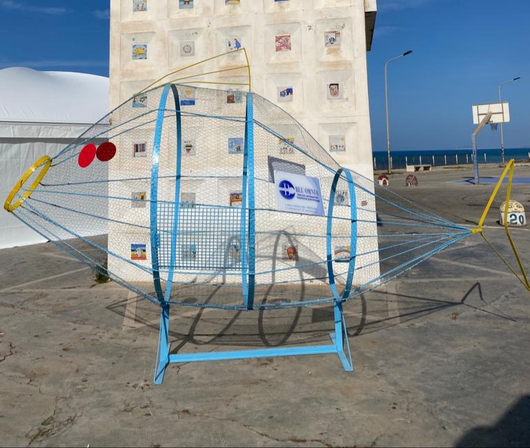 Generazione Gela dona un pesce mangia-plastica per sensibilizzare al rispetto dell’ambiente