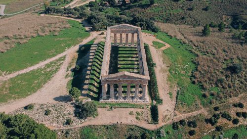 A Segesta ufficializzato il cartellone della stagione estiva: 12 gli spettacoli nella Sezione Teatro, tre dei quali in Prima nazionale e un’alba